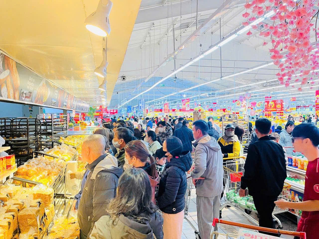 Thị trường bán lẻ Việt Nam 2025: Đổi mới trong “bão” kinh tế toàn cầu