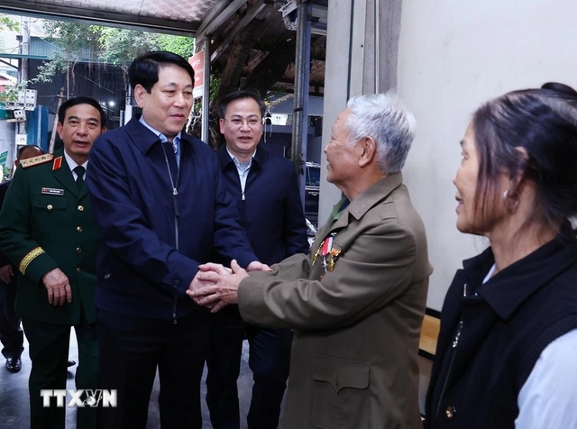 Chủ tịch nước tặng quà người có công nhân dịp 30/4 và 2/9- Ảnh 1.