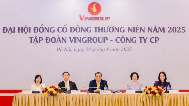 Vingroup đặt mục tiêu 300.000 tỷ đồng doanh thu năm 2025, tiên phong phát triển xanh – bền vững