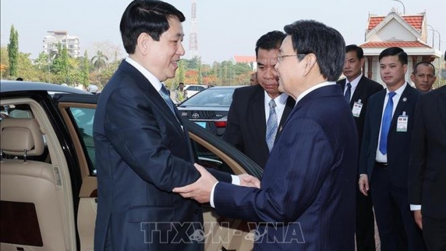 Dành ưu tiên cao nhất cho việc củng cố và tăng cường quan hệ Việt Nam - Lào