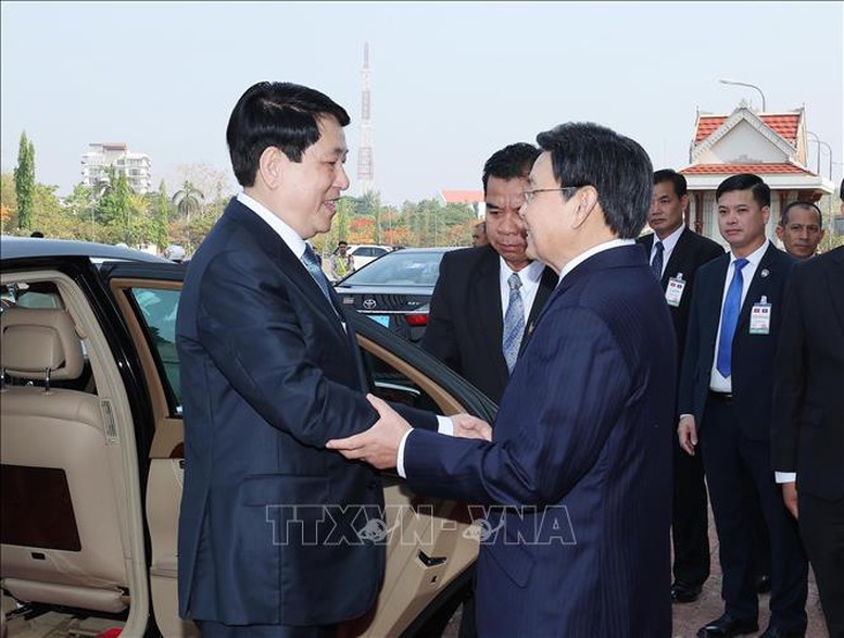 Chủ tịch nước Lương Cường hội kiến Chủ tịch Quốc hội Lào- Ảnh 1.