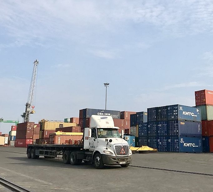 undefined Hải quan khu vực III thu ngân sách đạt hơn 22.886 tỷ đồng