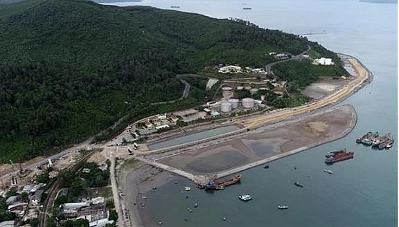 Vietnam strives to build free trade zones and duty-free ports