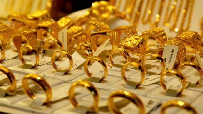 Giá vàng hôm nay (27/4): Trong nước tăng nhẹ, thế giới tiếp tục xu hướng giảm