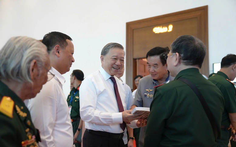 Tổng Bí thư Tô Lâm: Nước Việt Nam là một, dân tộc Việt Nam là một- Ảnh 2. Tổng Bí thư Tô Lâm: Nước Việt Nam là một, dân tộc Việt Nam là một- Ảnh 2.