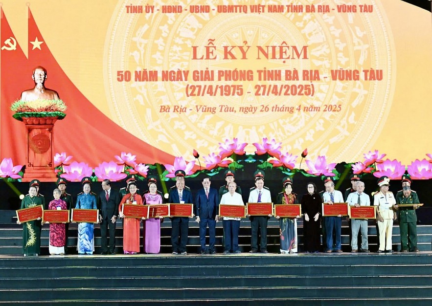 undefined Bà Rịa - Vũng Tàu: Phấn khởi kỷ niệm 50 năm Ngày Giải phóng tỉnh nhà