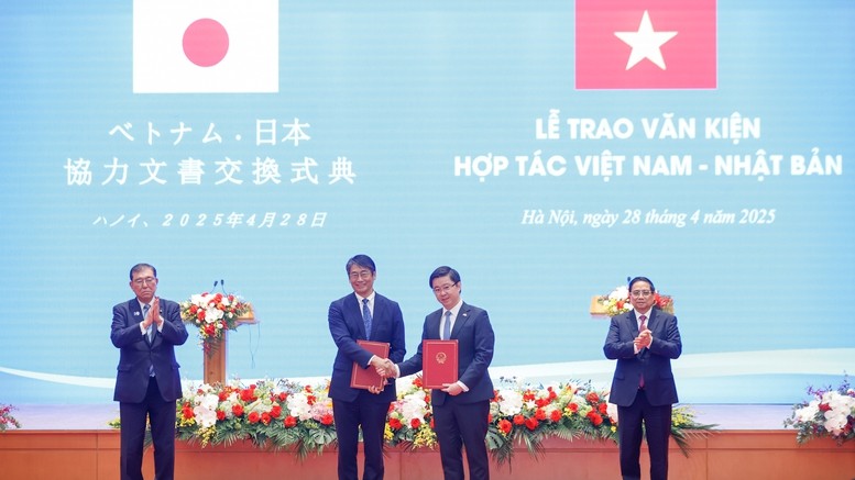 Việt Nam, Nhật Bản trao nhiều văn kiện hợp tác quan trọng