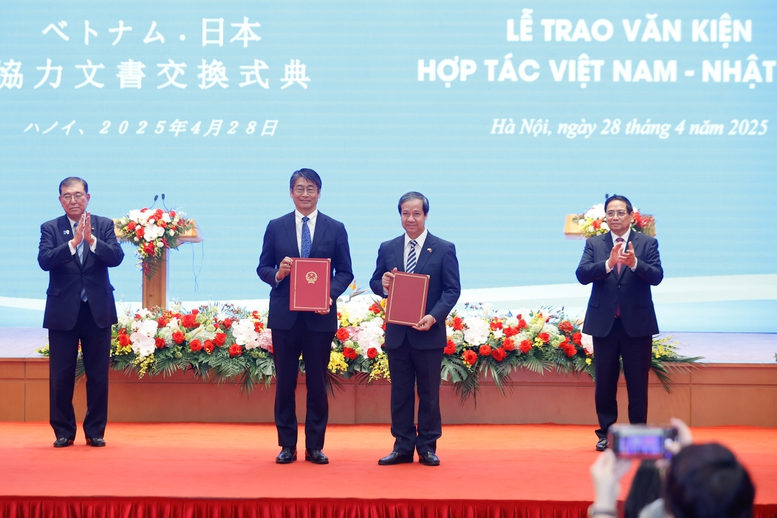 Việt Nam, Nhật Bản trao nhiều văn kiện hợp tác quan trọng- Ảnh 2.