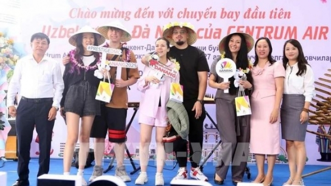 Da Nang launches direct air route to Uzbekistan