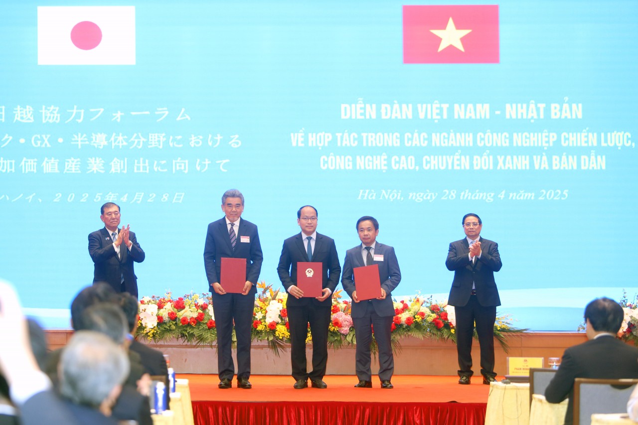 Diễn đàn doanh nghiệp Việt Nam - Nhật Bản: Thúc đẩy hợp tác ngành công nghệ cao, chuyển đổi xanh và bán dẫn Diễn đàn doanh nghiệp Việt Nam - Nhật Bản: Thúc đẩy hợp tác ngành công nghệ cao, chuyển đổi xanh và bán dẫn