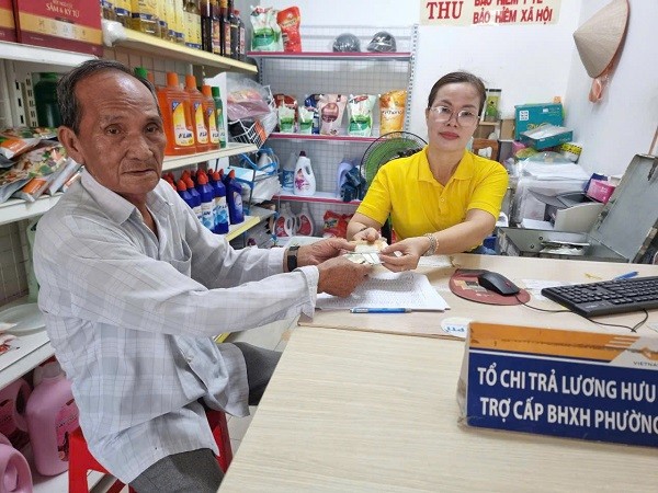 Nhiều địa phương chi trả lương hưu, trợ cấp bảo hiểm xã hội từ ngày 1/6