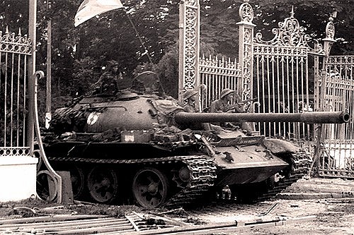 Bức ảnh lịch sử của phóng viên chiến trường Trần Mai Hưởng Bức ảnh lịch sử của phóng viên chiến trường Trần Mai Hưởng