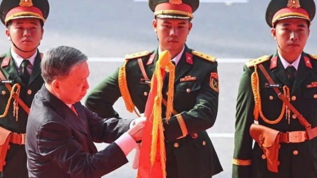 Trao danh hiệu Anh hùng Lao động cho Đảng bộ, chính quyền và nhân dân TP. Hồ Chí Minh