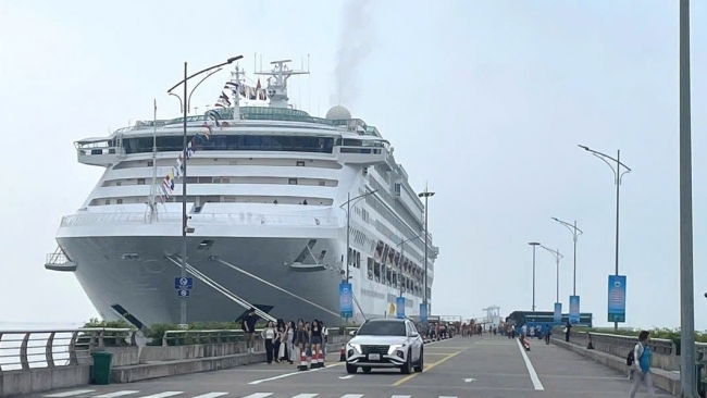 Quảng Ninh: Tổng thu từ du lịch trong 2 ngày nghỉ lễ 30/4 - 01/5 ước đạt hơn 1.300 tỷ đồng