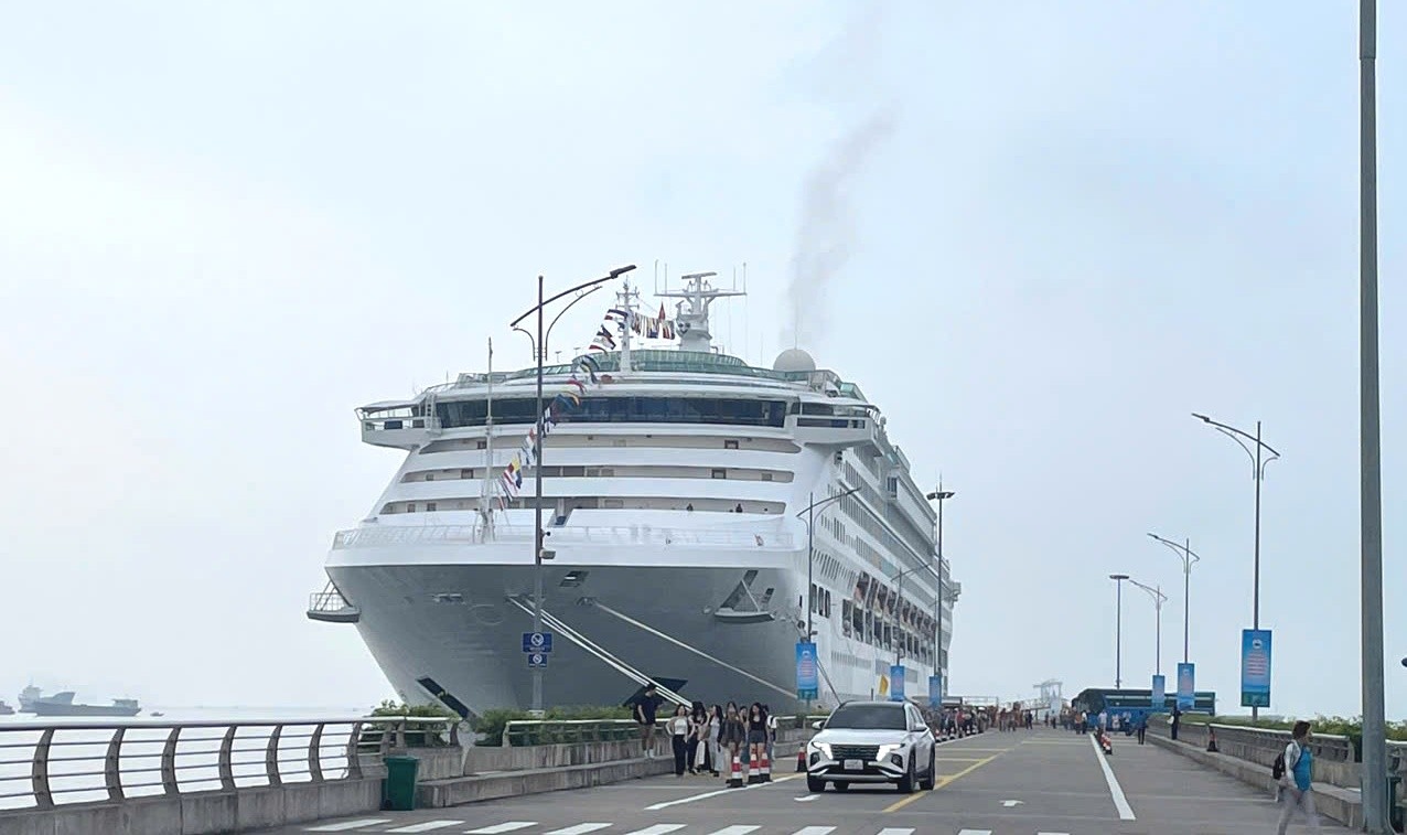 Quảng Ninh: Hơn 1,1 triệu khách du lịch trong 5 ngày nghỉ lễ, doanh thu hơn 3.100 tỷ đồng