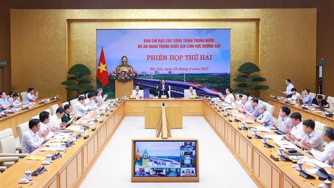 Thủ tướng yêu cầu huy động tối đa nguồn lực cho các dự án đường sắt