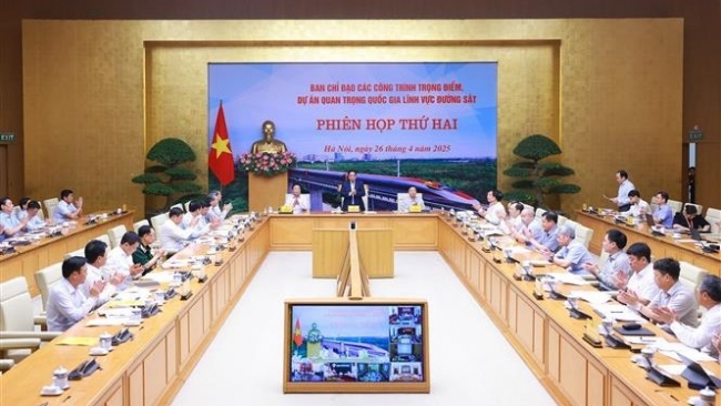 Thủ tướng yêu cầu huy động tối đa nguồn lực cho các dự án đường sắt