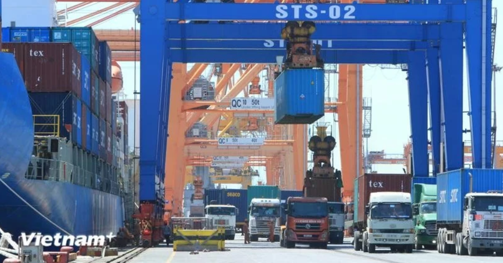 Vietnam posts trade surplus of 3.79 billion USD in four months