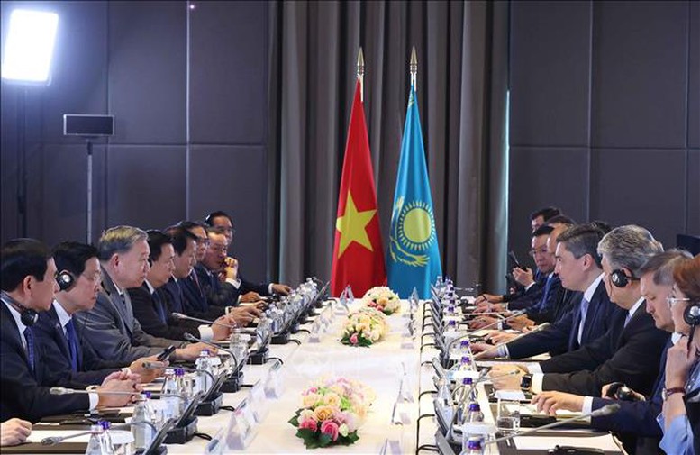 Tổng Bí thư Tô Lâm hội kiến Thủ tướng Kazakhstan- Ảnh 2.