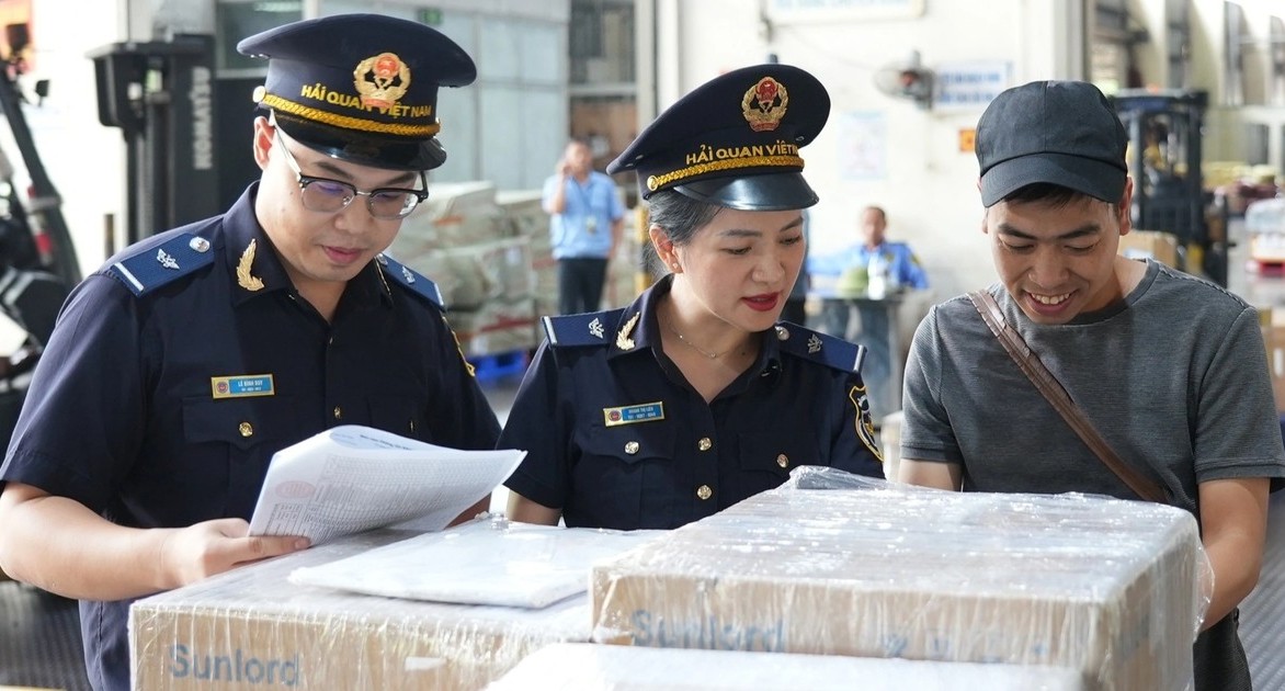 Thu ngân sách từ hoạt động xuất nhập khẩu đạt hơn 142 nghìn tỷ đồng trong 4 tháng đầu năm