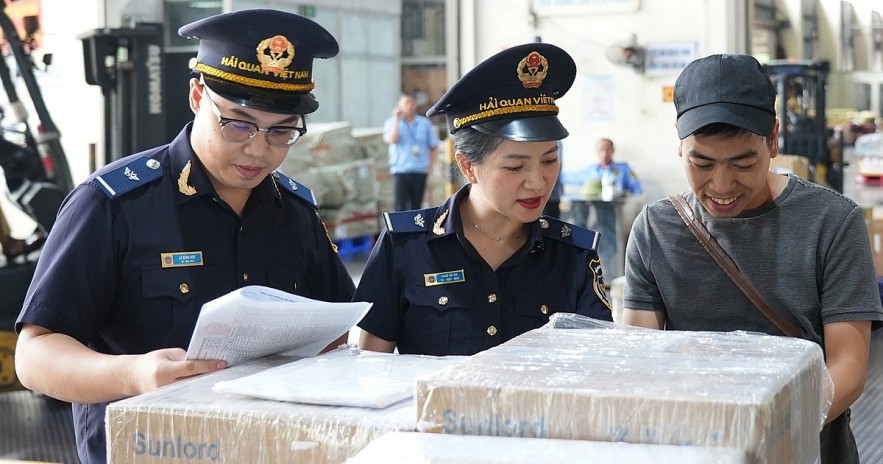 undefined Thu ngân sách từ hoạt động xuất nhập khẩu đạt 142.122 tỷ đồng