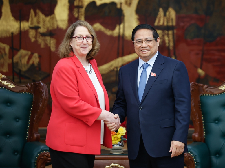 Thủ tướng tiếp Chủ tịch Ủy ban Đánh giá kinh tế và an ninh Hoa Kỳ-Trung Quốc của Quốc hội Hoa Kỳ- Ảnh 1.