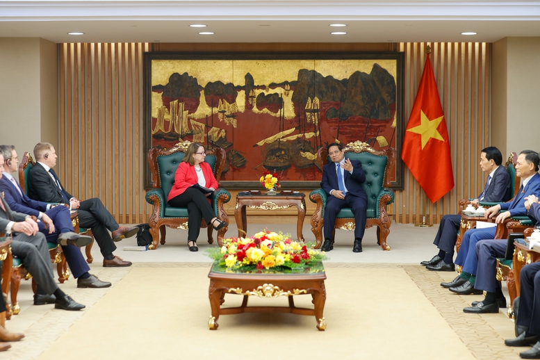 Thủ tướng tiếp Chủ tịch Ủy ban Đánh giá kinh tế và an ninh Hoa Kỳ-Trung Quốc của Quốc hội Hoa Kỳ- Ảnh 2.