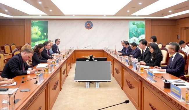 Bộ trưởng Bộ Tài chính Nguyễn Văn Thắng làm việc với Đại sứ Hoa Kỳ Marc E. Knapper