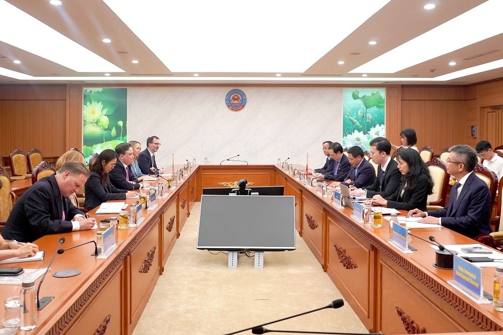 Bộ trưởng Bộ Tài chính Nguyễn Văn Thắng làm việc với Đại sứ Hoa Kỳ Marc E. Knapper