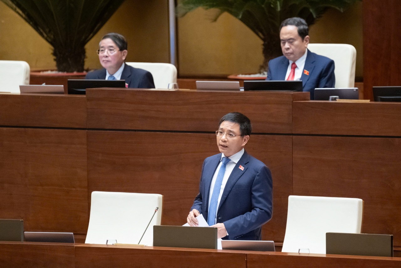 Áp thuế tiêu thụ đặc biệt với xăng để thực hiện các cam kết về môi trường