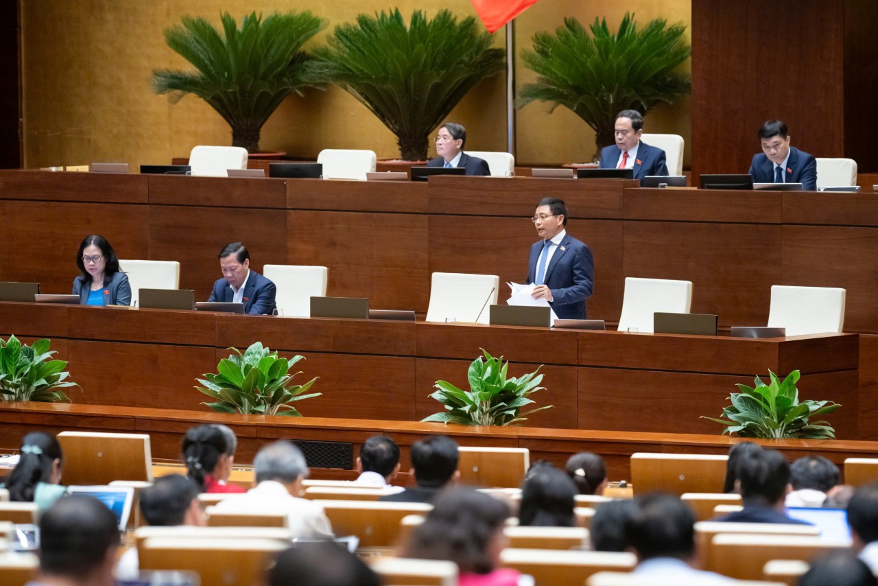 Áp thuế tiêu thụ đặc biệt với xăng để thực hiện các cam kết về môi trường