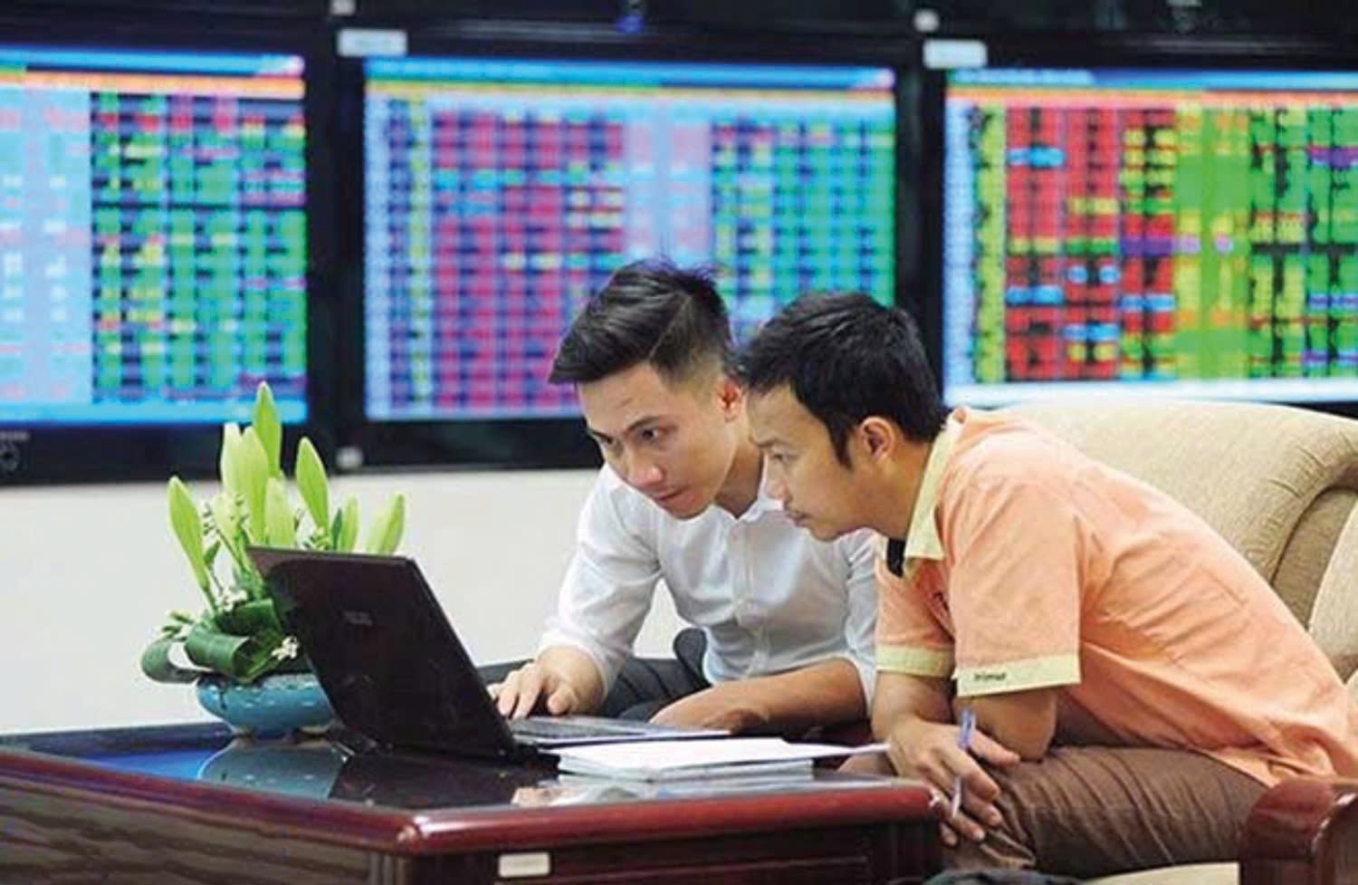 Thị trường chứng khoán hội tụ nhiều yếu tố thuận lợi cho chu kỳ tăng trưởng mới Chứng khoán ngày 29/5: Giao dịch cân bằng, VN-Index vẫn giữ vững thành quả