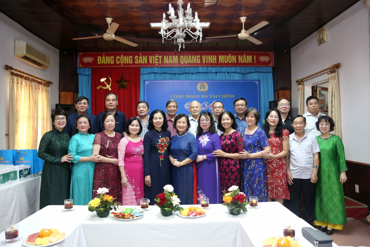 Tri ân lãnh đạo, cán bộ chuyên trách công đoàn Bộ Tài chính qua các thời kỳ