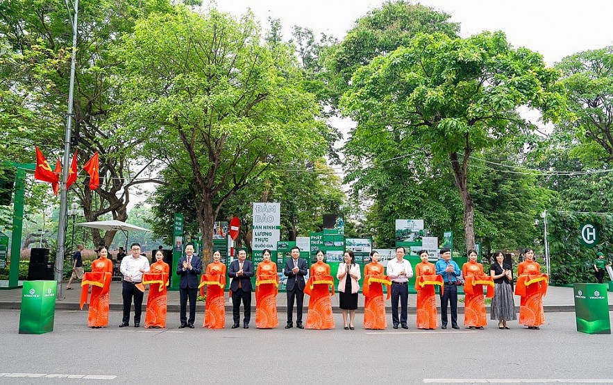 Vinachem phát động chiến dịch xanh hóa gắn với chuyển đổi số ngành hóa chất và ra mắt sàn thương mại điện tử VinachemMart