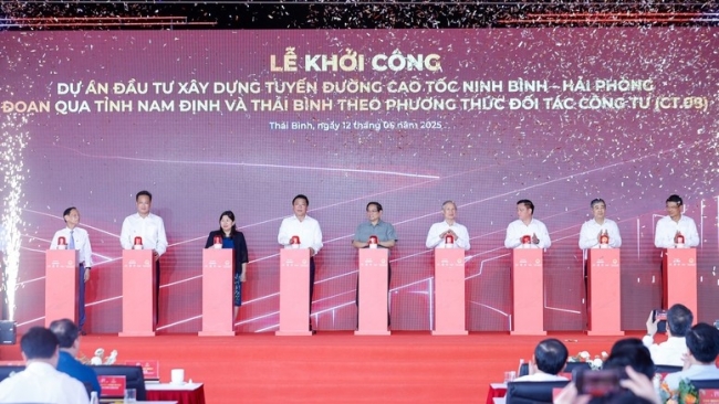 Thủ tướng dự lễ khởi công tuyến cao tốc huyết mạch qua Thái Bình, Nam Định