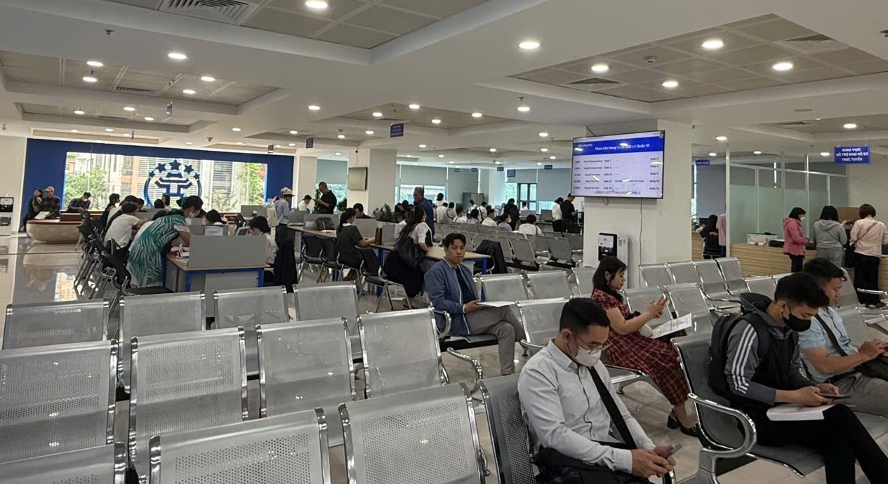 Hà Nội: 90% người dân làm thủ tục liên quan đến đất đai đã lấy số thứ tự online Hà Nội: 90% người dân làm thủ tục liên quan đến đất đai đã lấy số thứ tự online