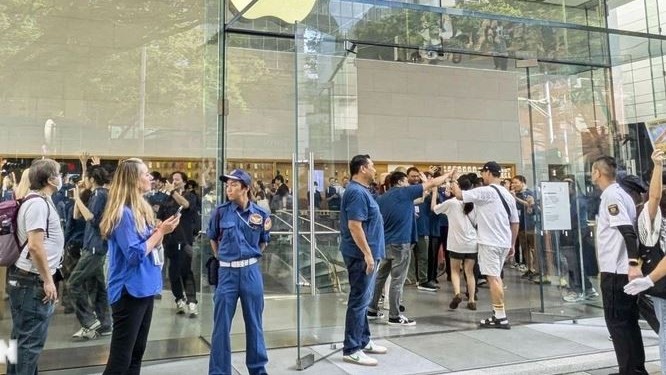 "Gã khổng lồ" Apple đang cân nhắc tăng giá iPhone mới