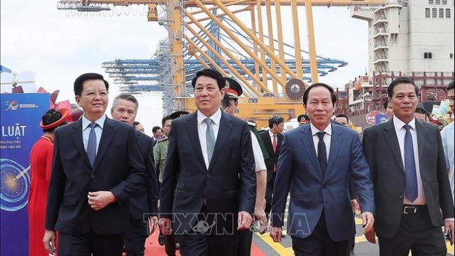 Chủ tịch nước dự khánh thành Bến cảng container quốc tế số 3 và 4 tại Hải Phòng