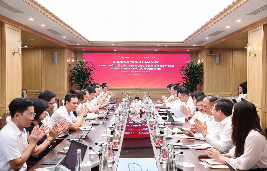Agribank và MobiFone hướng tới hợp tác toàn diện, thúc đẩy chuyển đổi số Agribank và MobiFone hướng tới hợp tác toàn diện, thúc đẩy chuyển đổi số