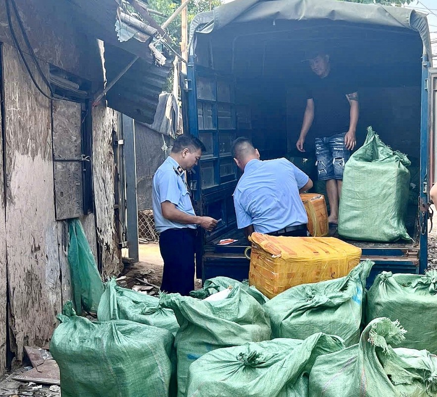 undefined Hà Nội: Thu giữ gần 1 tấn trứng gà non, tràng gà để điều tra xử lý