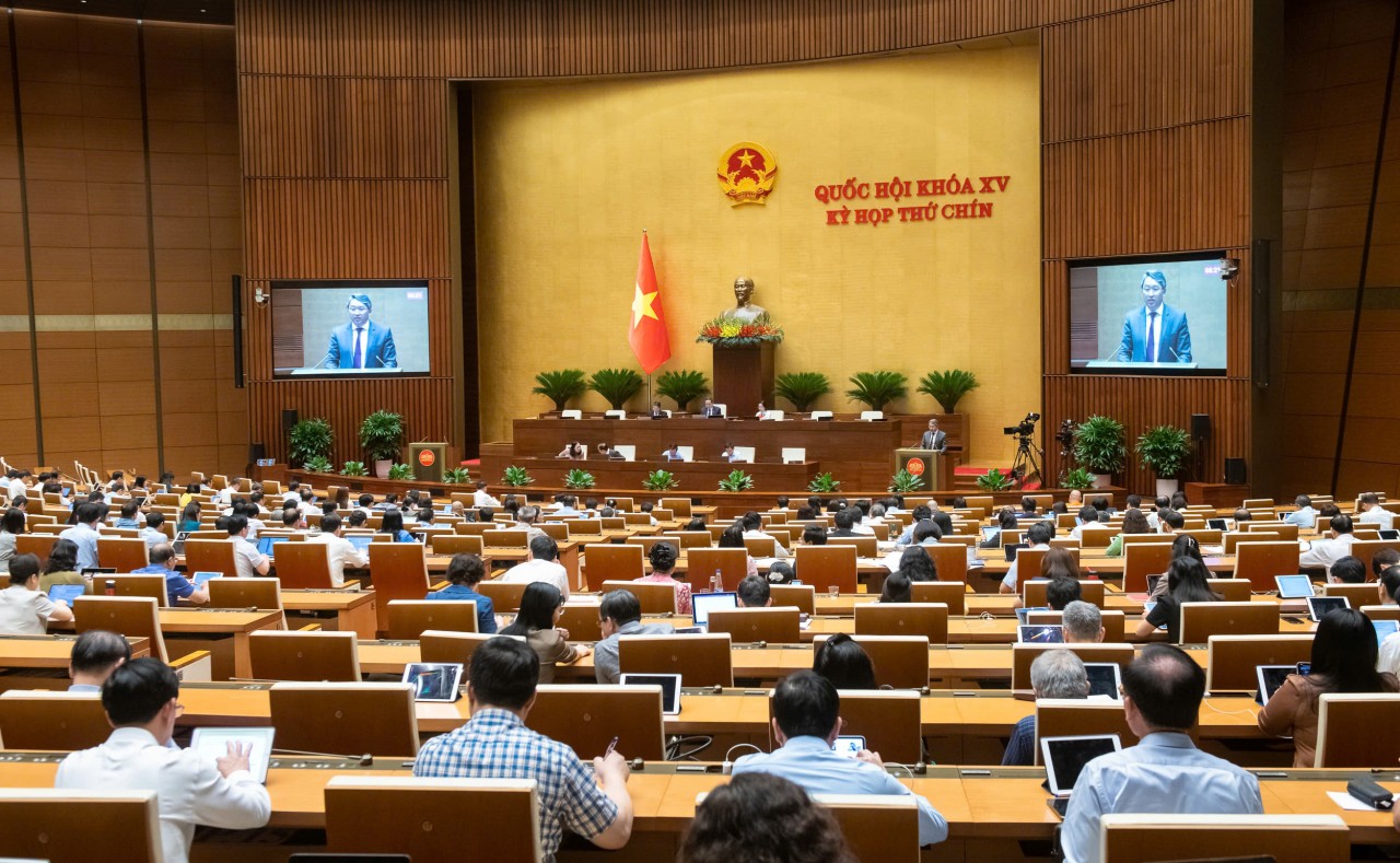 Hỗ trợ bằng 100% lương cho người tham gia công tác xây dựng pháp luật