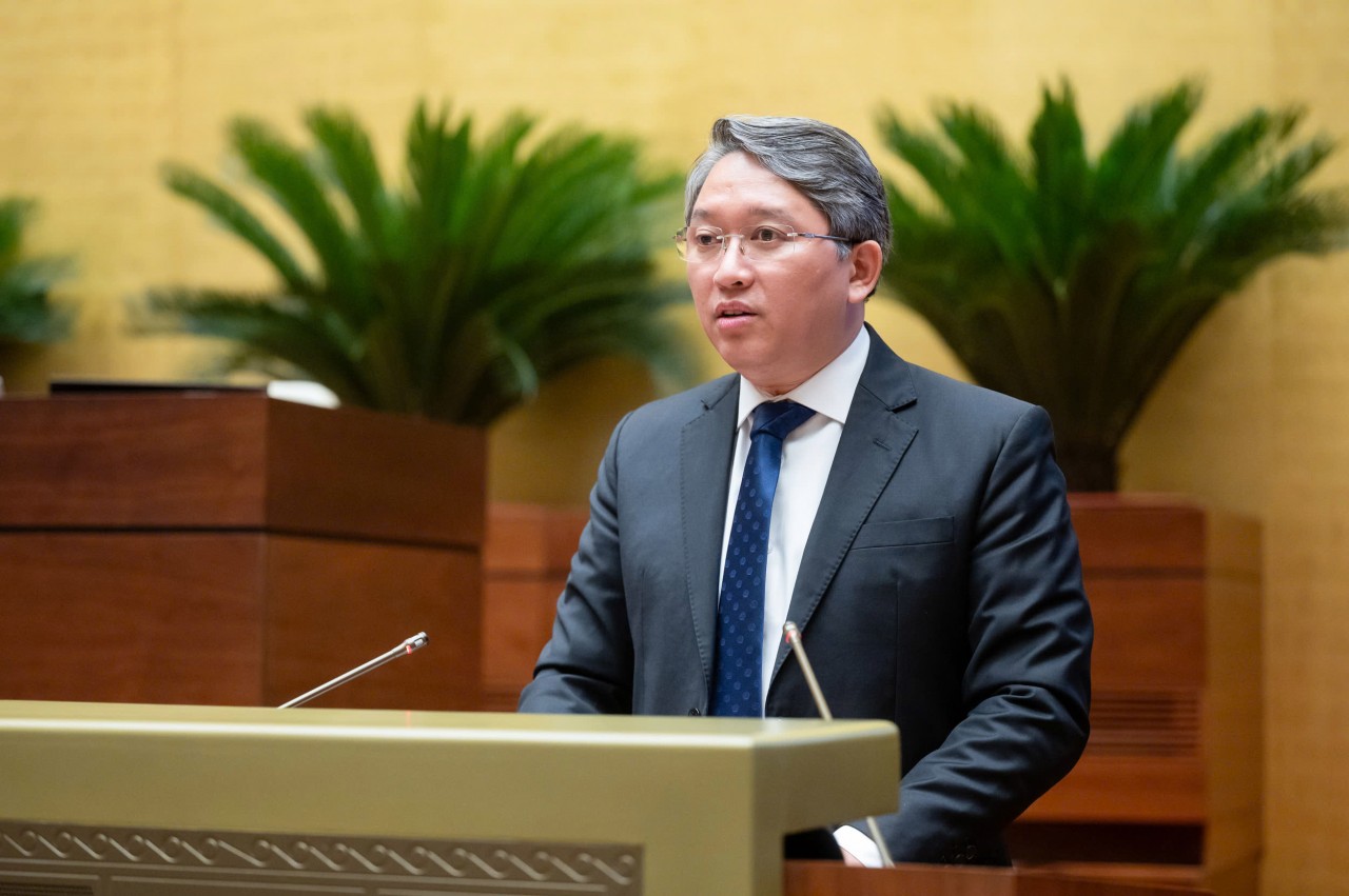 Hỗ trợ bằng 100% lương cho người tham gia công tác xây dựng pháp luật