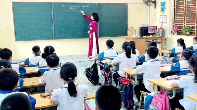 Dự kiến cách tính tiền lương 1 giờ dạy, dạy thêm giờ của nhà giáo