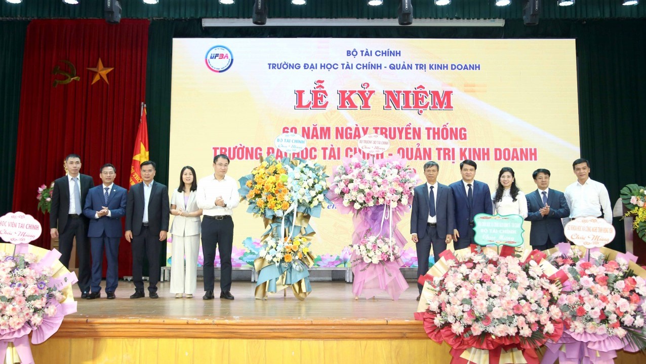 Trường Đại học Tài chính - Quản trị kinh doanh kỷ niệm 60 năm Ngày truyền thống