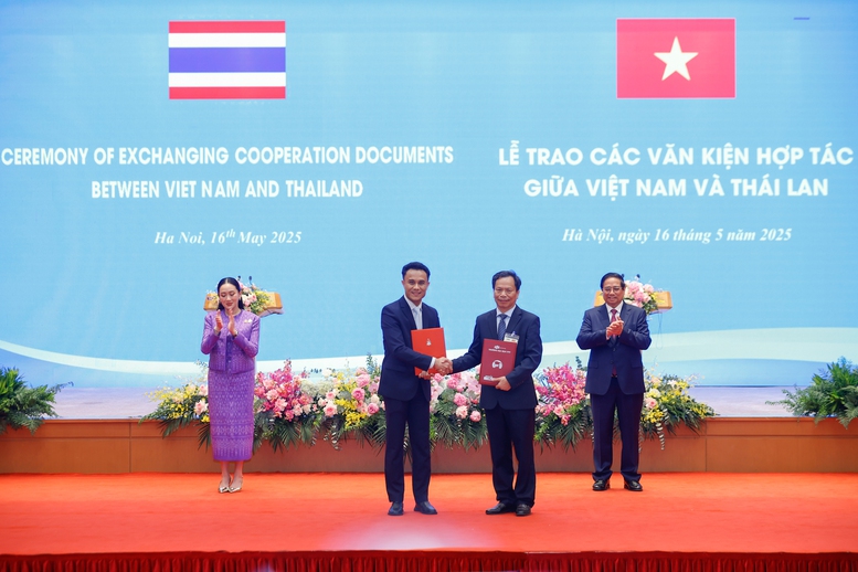Việt Nam Thái Lan trao nhiều văn kiện hợp tác quan trọng- Ảnh 8. Việt Nam Thái Lan trao nhiều văn kiện hợp tác quan trọng- Ảnh 8.