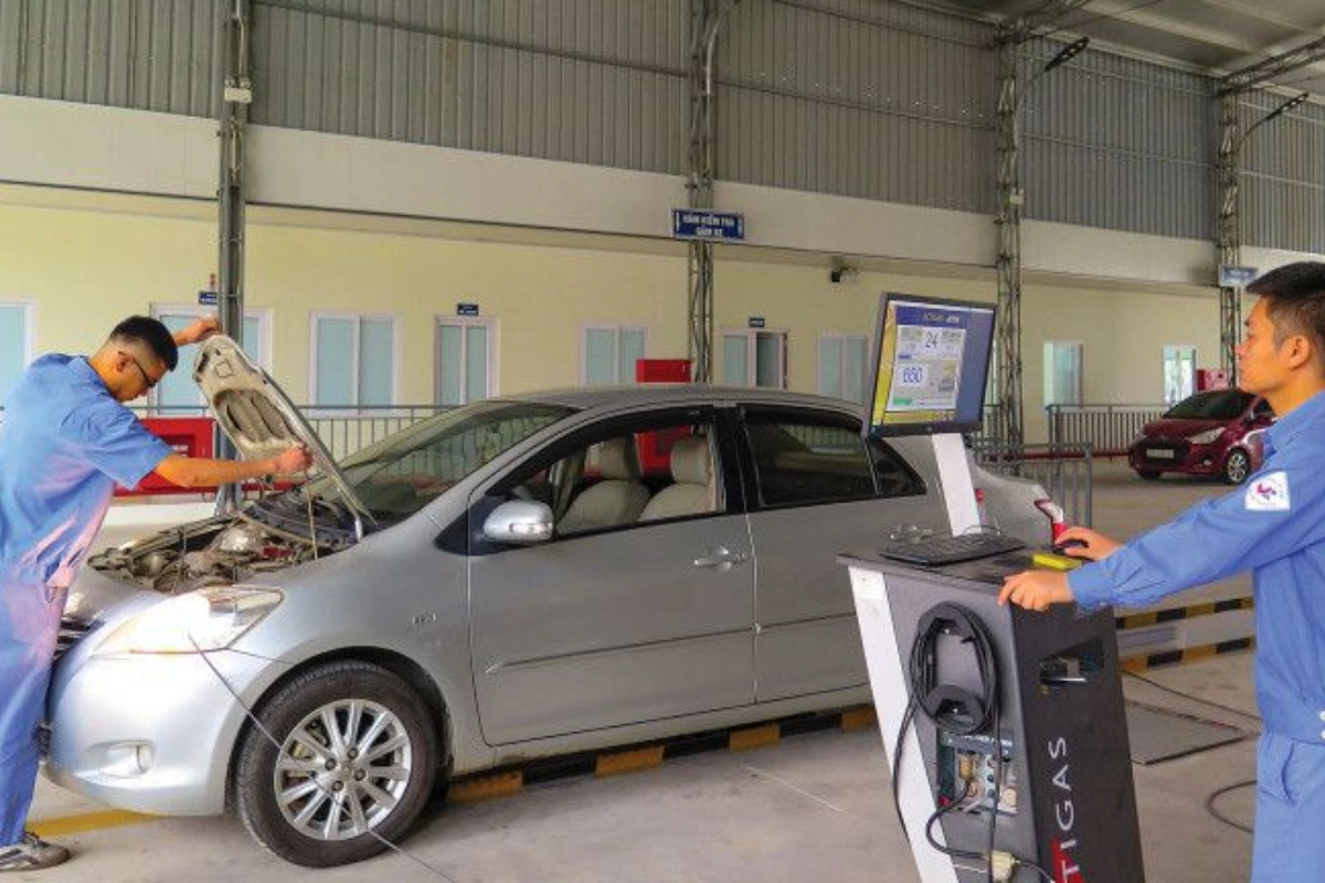 đi đăng kiểm hộ có được không