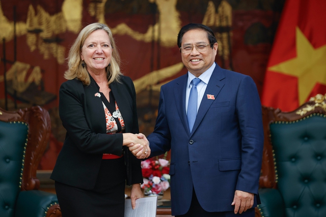 Prime Minister calls on WB to help Viet Nam develop strategic infrastructures - Ảnh 1.