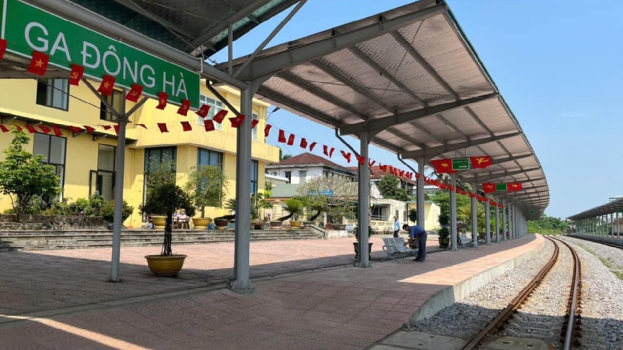 Mở tàu khách phục vụ công chức đi làm sau hợp nhất địa phương