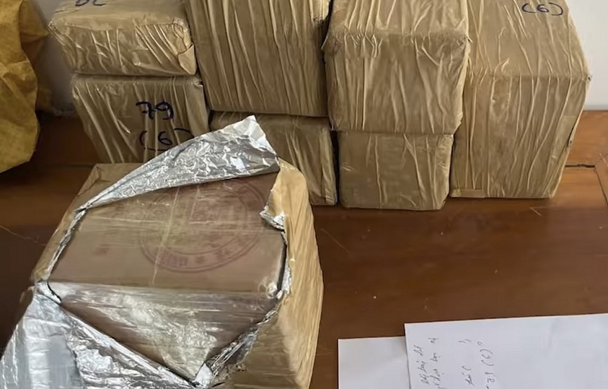 Hải quan phối hợp triệt phá vụ vận chuyển 38 bánh ma tuý qua biên giới