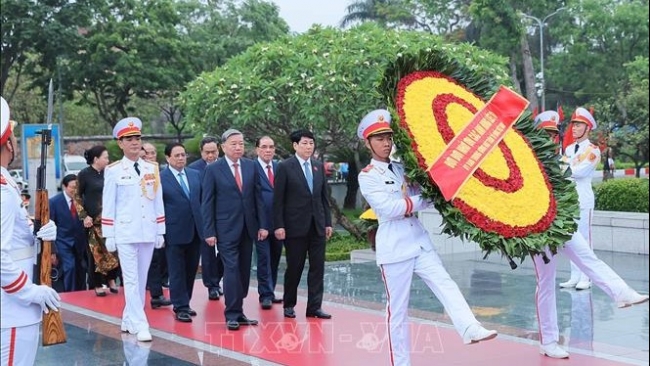 Lãnh đạo Đảng, Nhà nước vào Lăng viếng Bác